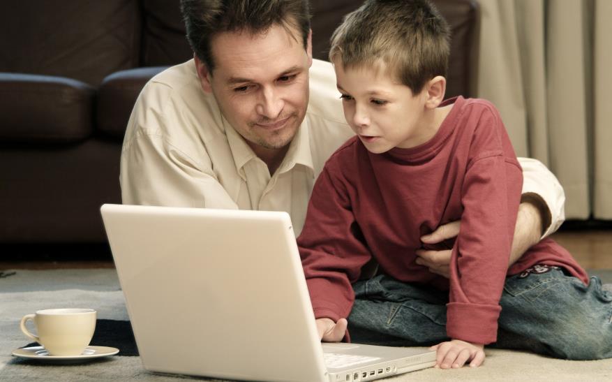 پدر و مادرها بخوانند؛ نکاتی که درباره استفاده کودکان از اینترنت باید بدانیم