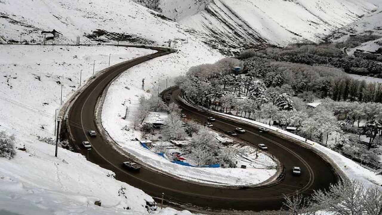 برف و باران در جاده‌های ۱۷ استان کشور / سفرهای غیرضروری را لغو کنید